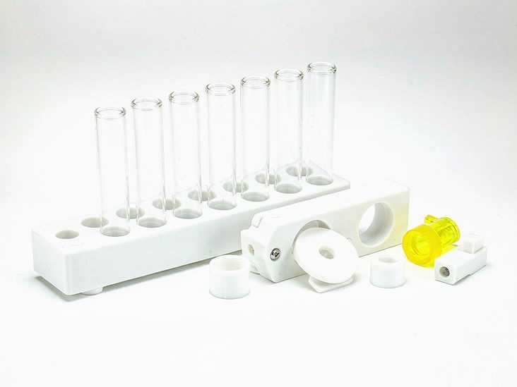 Laboratory plastic components and assembly requirements.