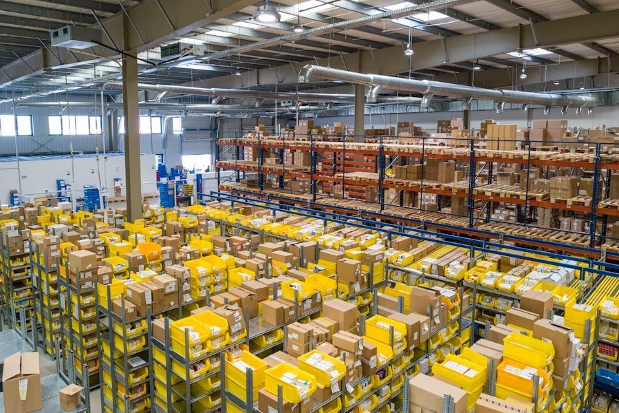 Warehouse and supply chain coordination for consolidated shipment